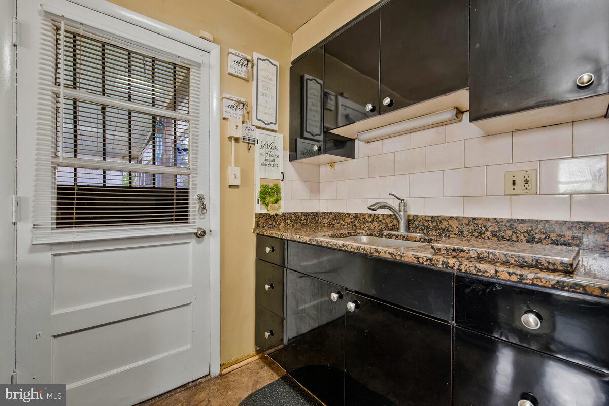 RITCHIE MANOR - Residential