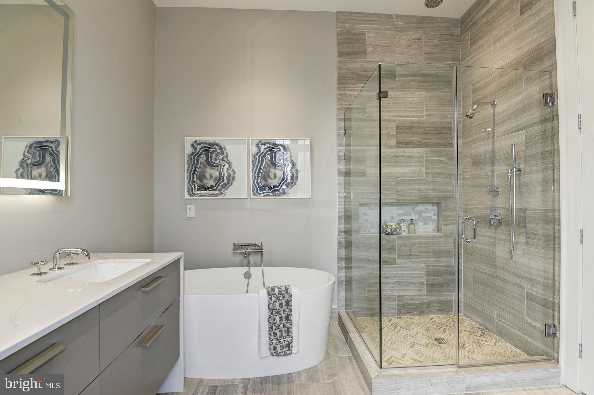 LOGAN CIRCLE - Residential