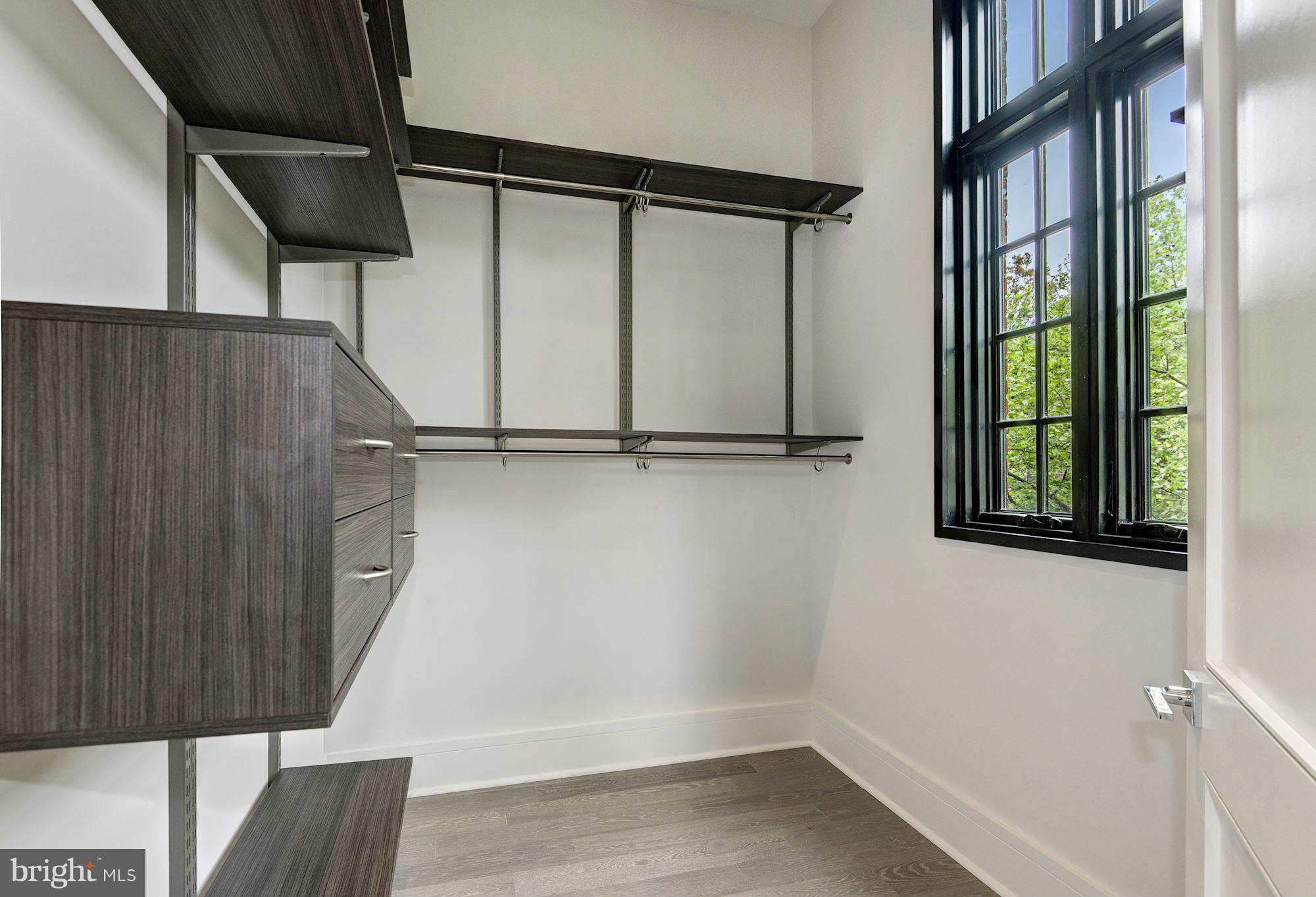 LOGAN CIRCLE - Residential