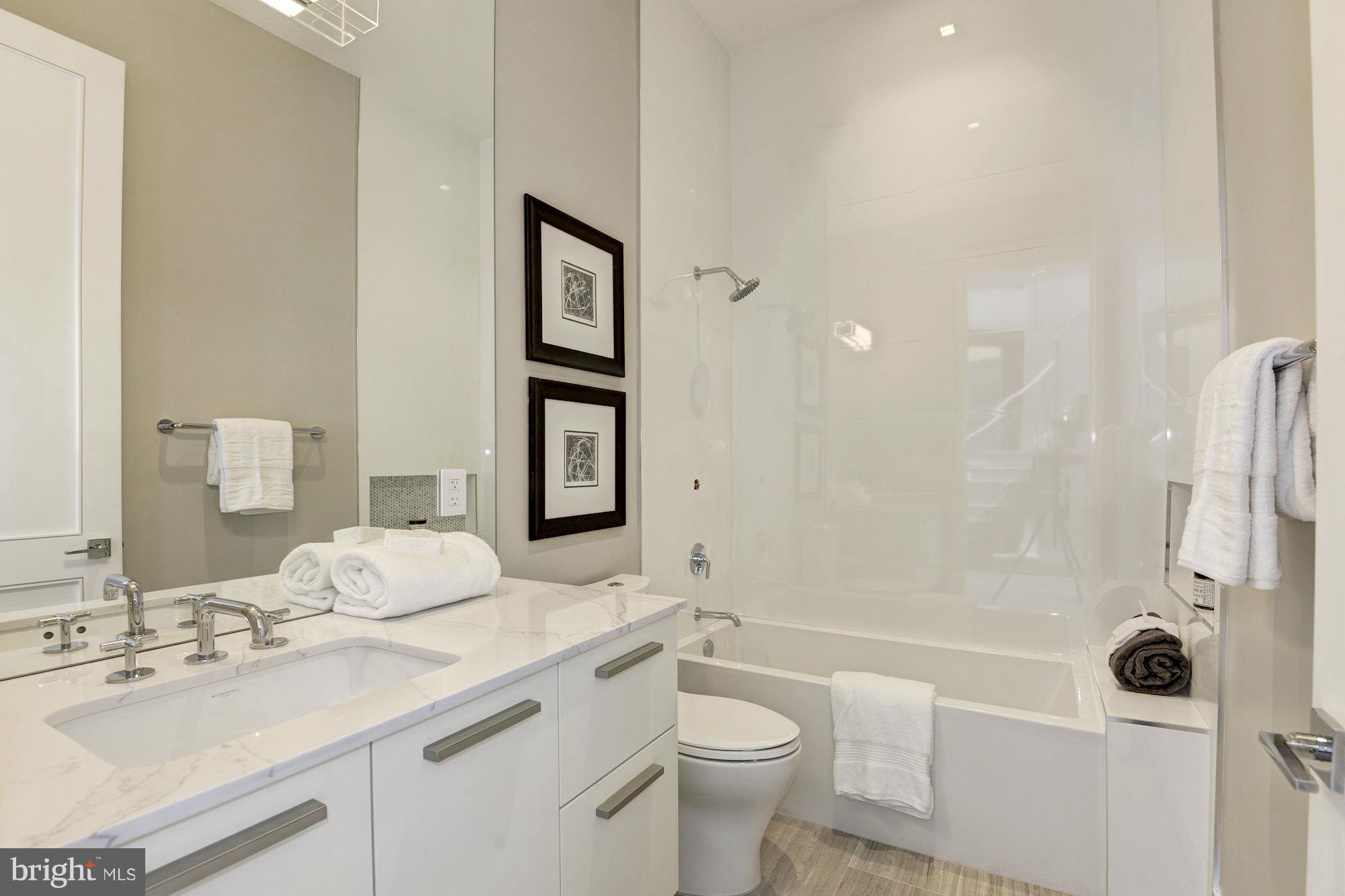 LOGAN CIRCLE - Residential