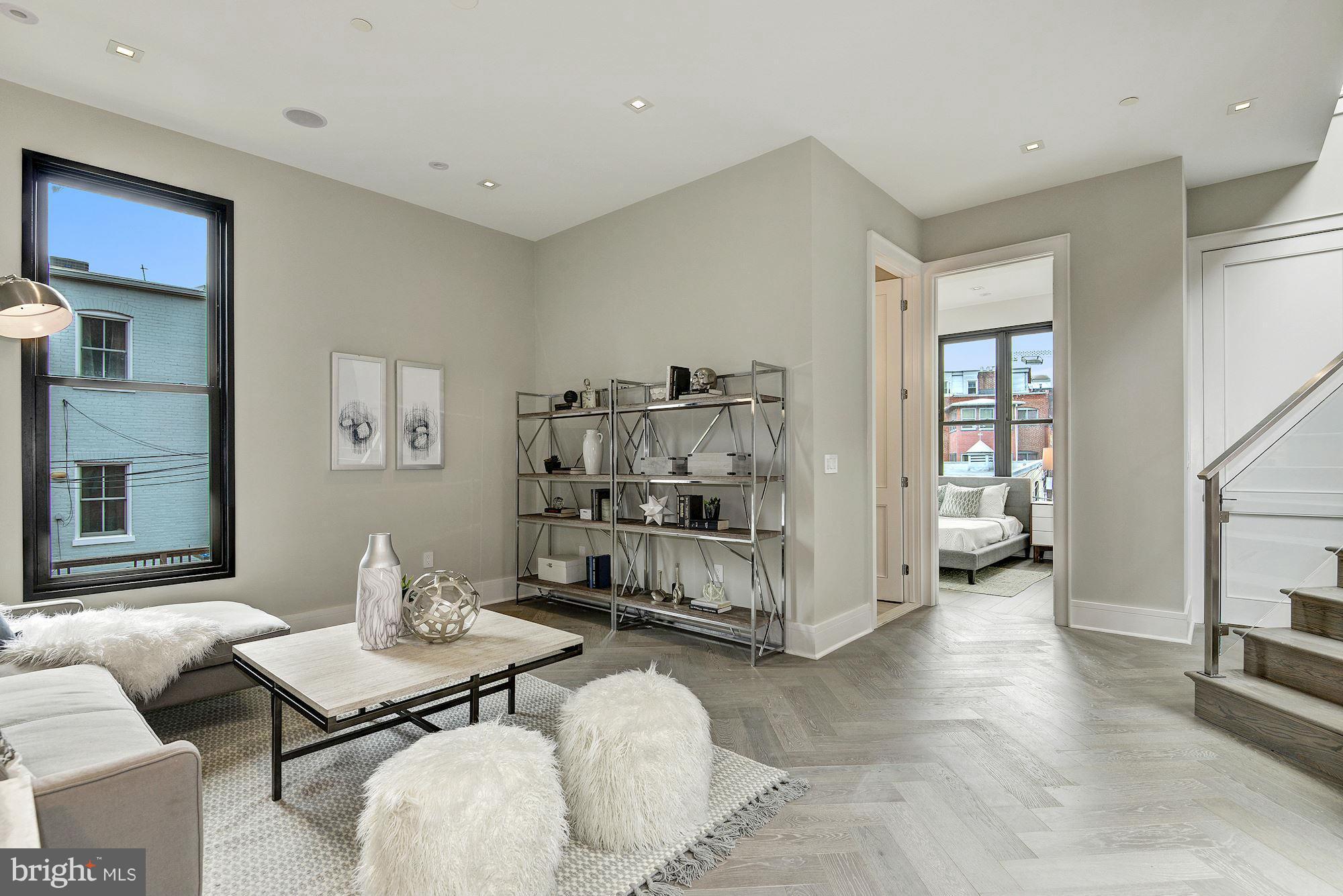 LOGAN CIRCLE - Residential