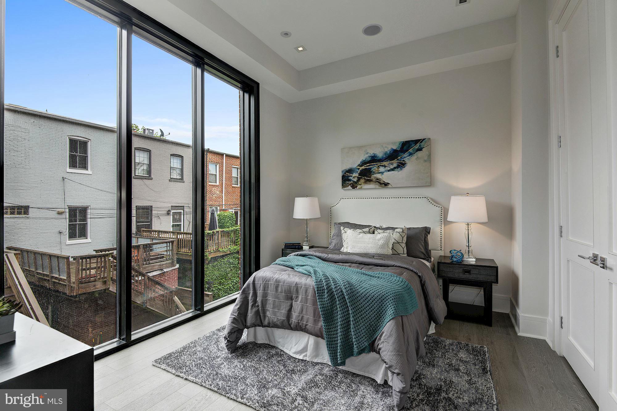 LOGAN CIRCLE - Residential