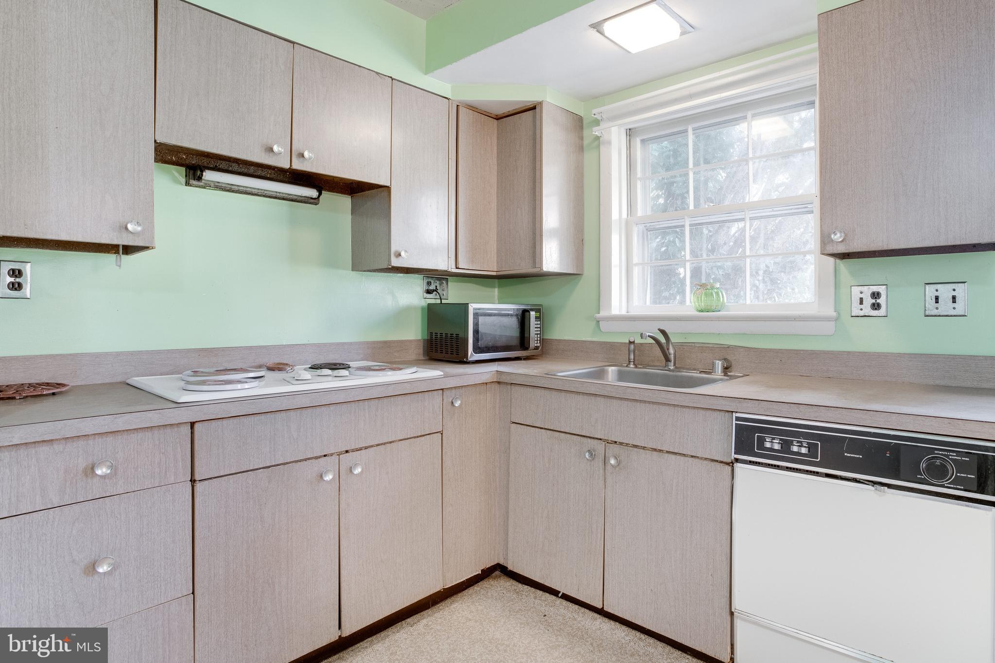 NORTHWEST BRANCH ESTATES - Residential