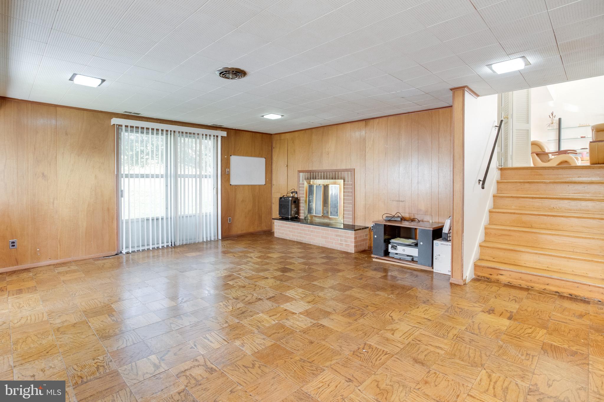 NORTHWEST BRANCH ESTATES - Residential