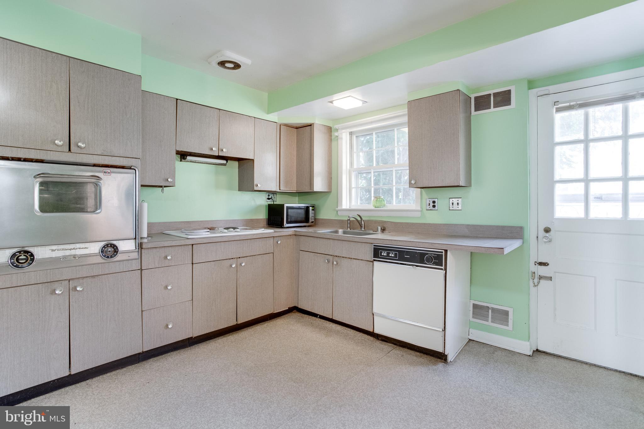 NORTHWEST BRANCH ESTATES - Residential