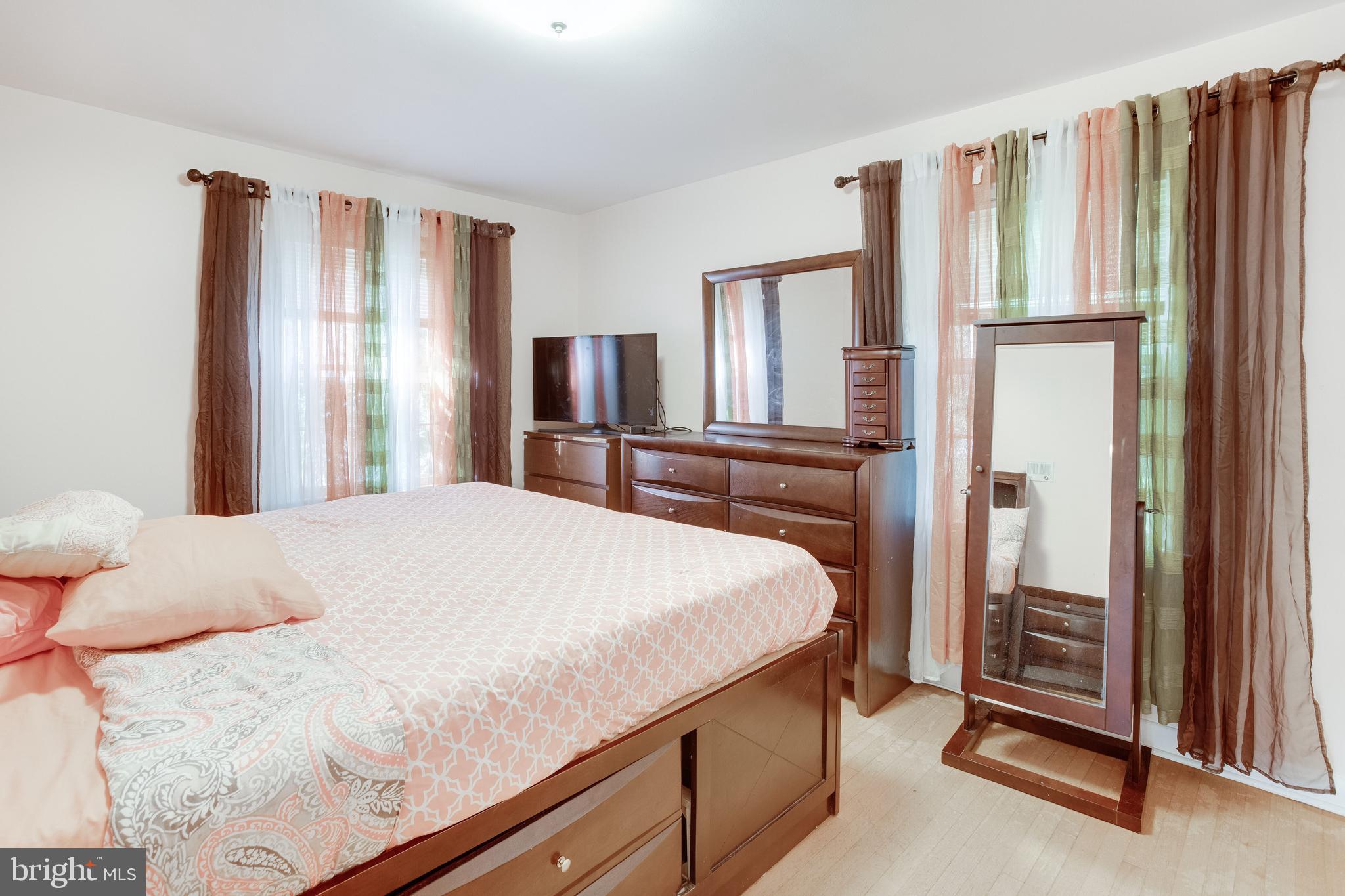 NORTHWEST BRANCH ESTATES - Residential