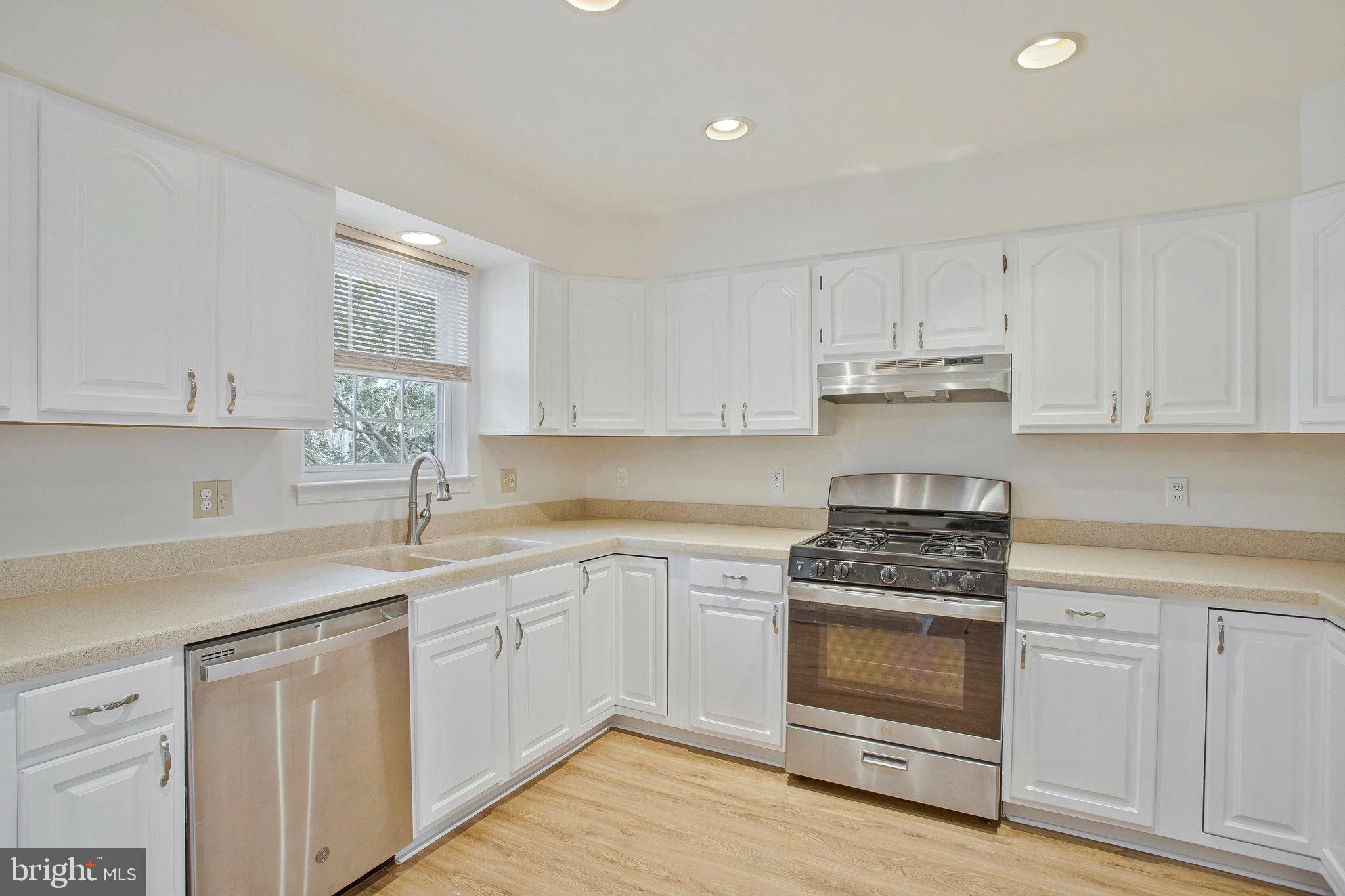 GRAY INN COURT - Residential