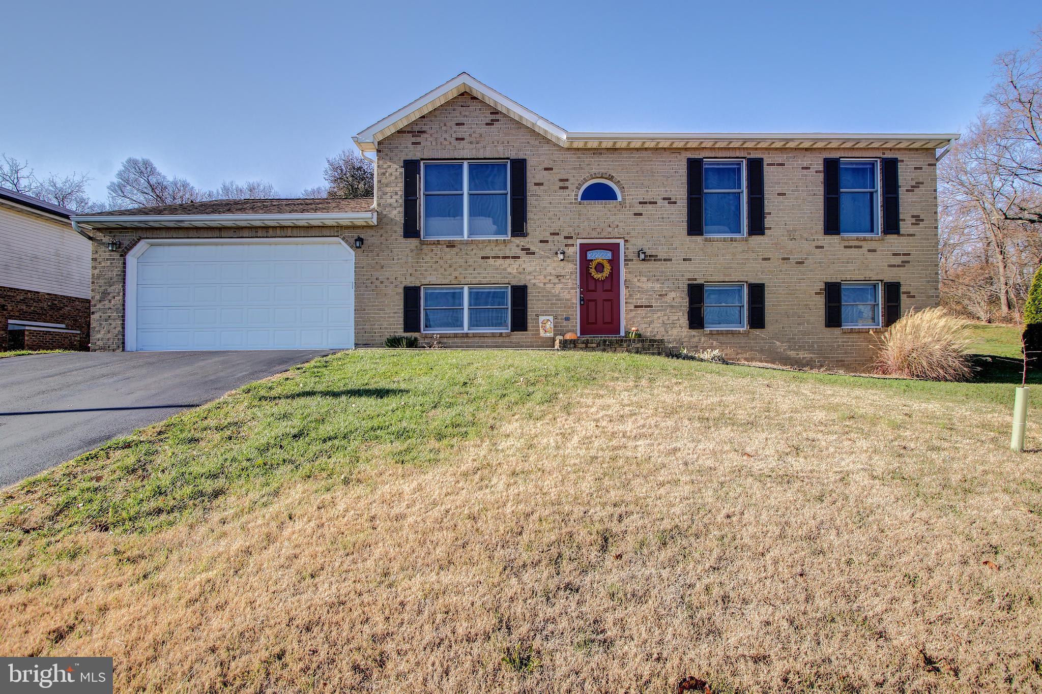 WHISPERING HILLS - Residential