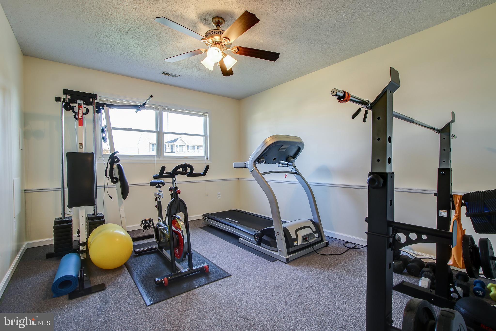 WHISPERING HILLS - Residential