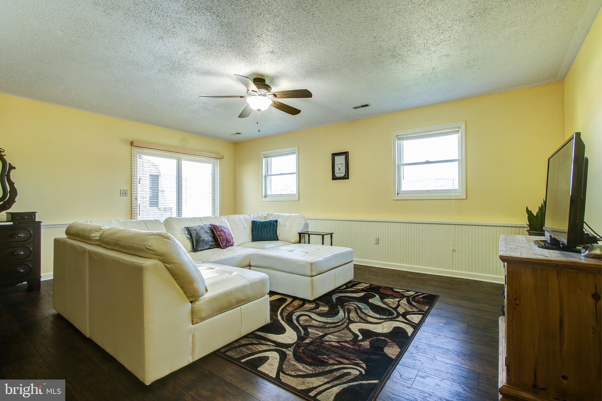 WHISPERING HILLS - Residential