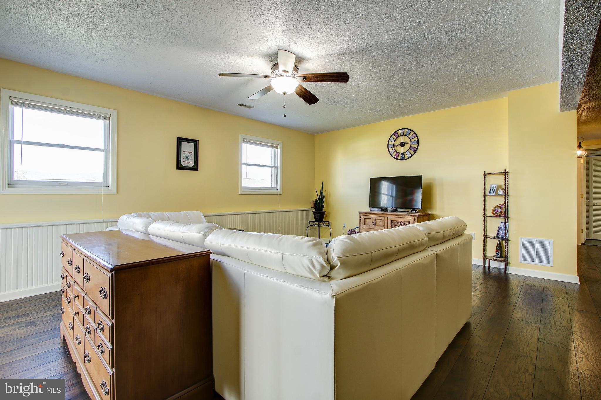 WHISPERING HILLS - Residential