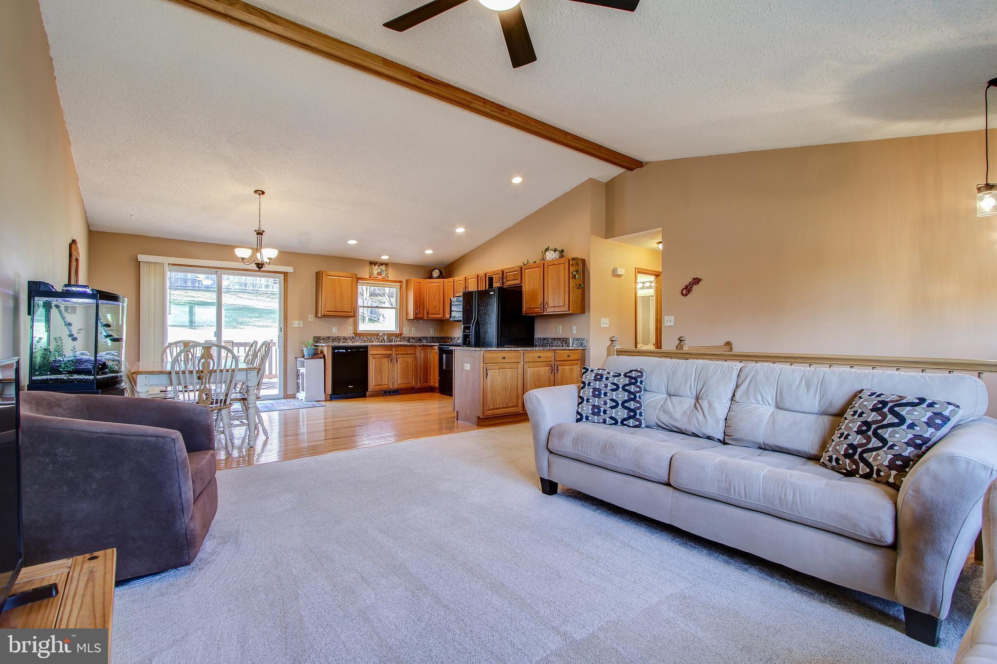 WHISPERING HILLS - Residential