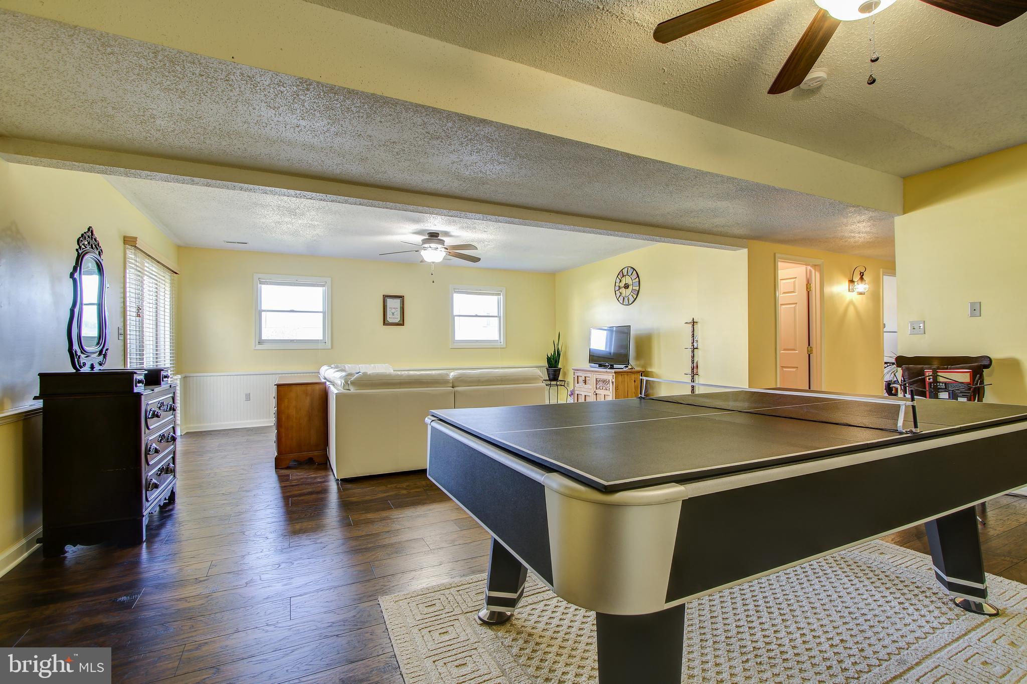 WHISPERING HILLS - Residential