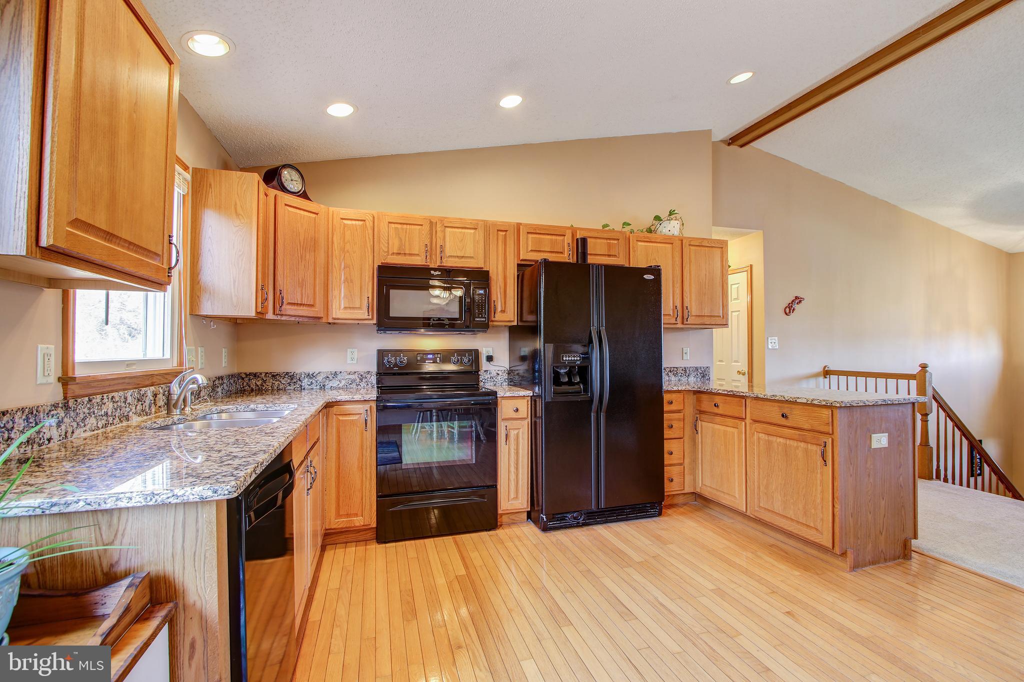 WHISPERING HILLS - Residential