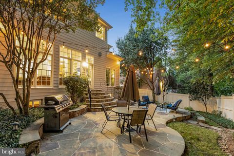 Photo of 3831 Farrcroft Drive, FAIRFAX, VA 22030 (MLS # VAFC2007180)