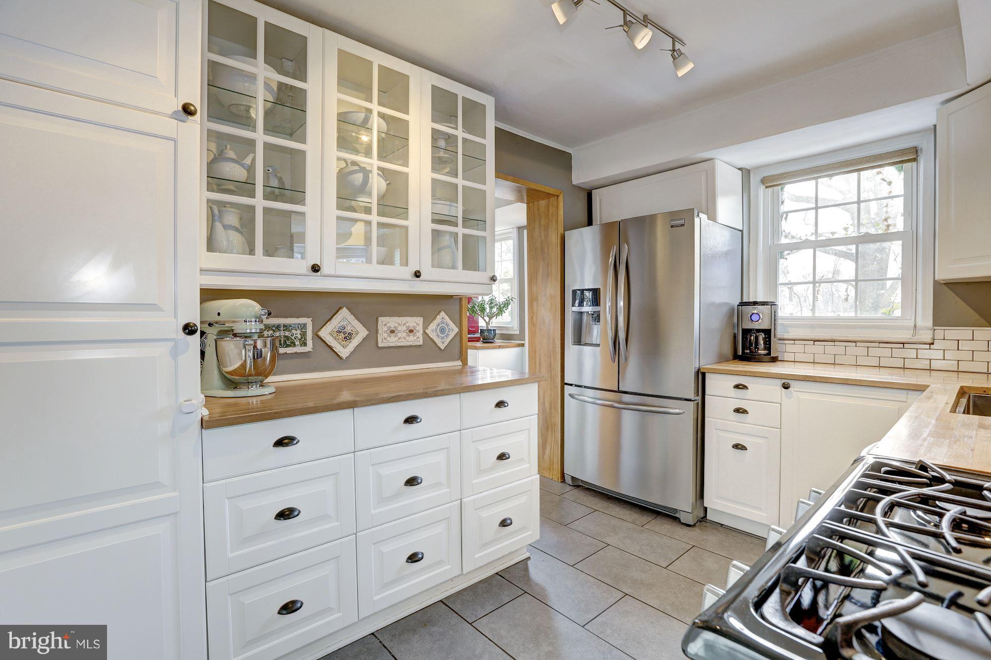 WHEATON HILLS - Residential