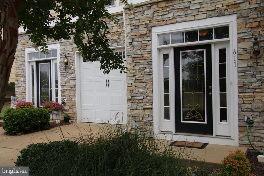 Luxury townhome in waterfront community of Monroe Point. Custom accents featuring wood and ceramic tile floors, luxury owner suite, wrap around deck. Includes waterfront trails, community pier with boat slips available. Convenient to area shops, restaurants and Colonial Beach attractions. Entry level deluxe suite or family room.
Convenient to DC Metro area, Richmond, Fredericksburg and Dahlgren, VA.