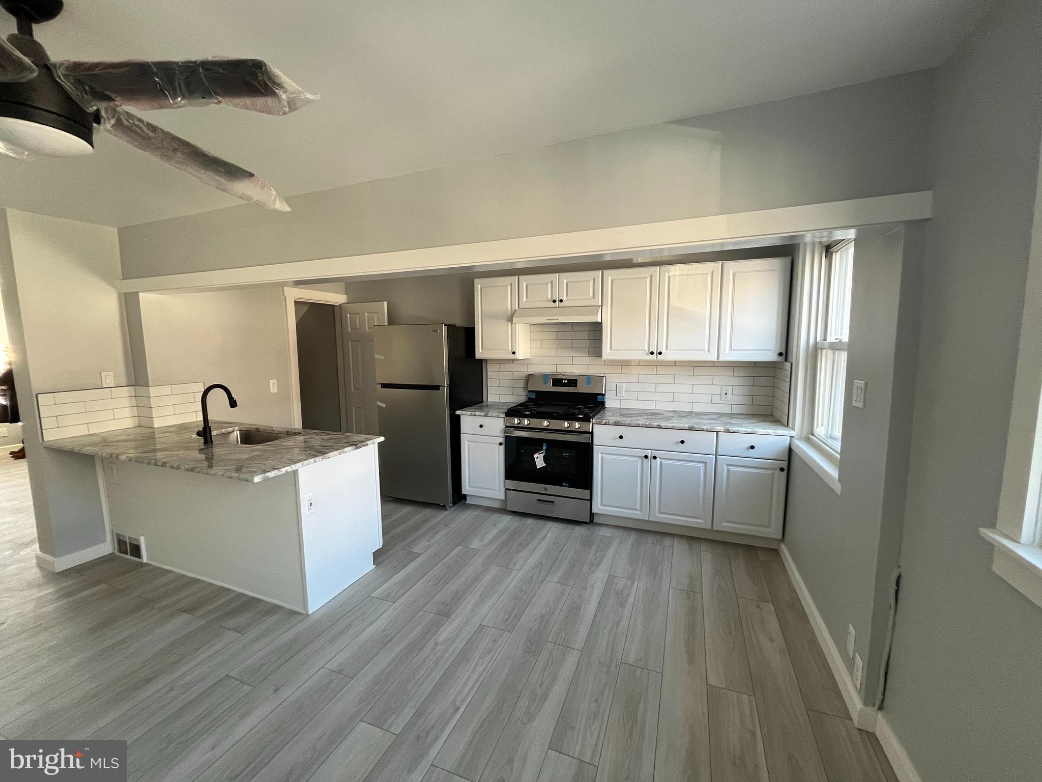 OXFORD CIRCLE - Residential