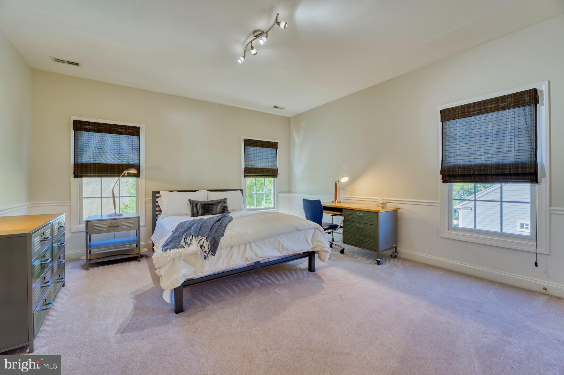 BEACON HILL - Residential