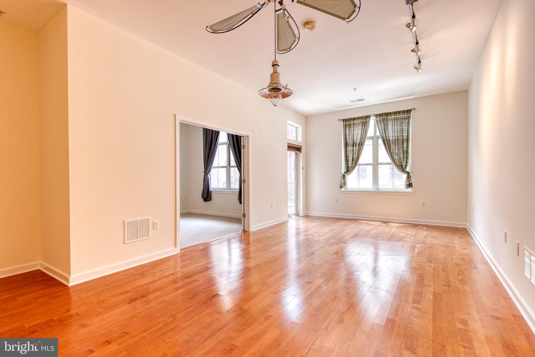 MOUNT VERNON PLACE HISTORIC DISTRICT - Residential Lease