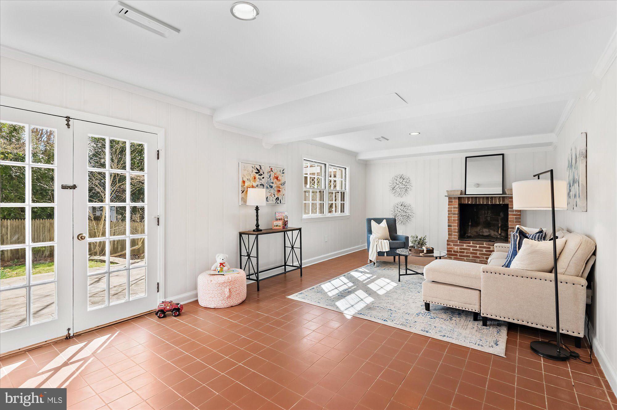 WESTMORELAND HILLS - Residential