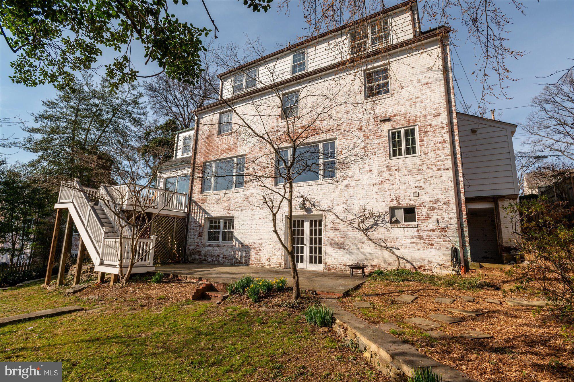 WESTMORELAND HILLS - Residential