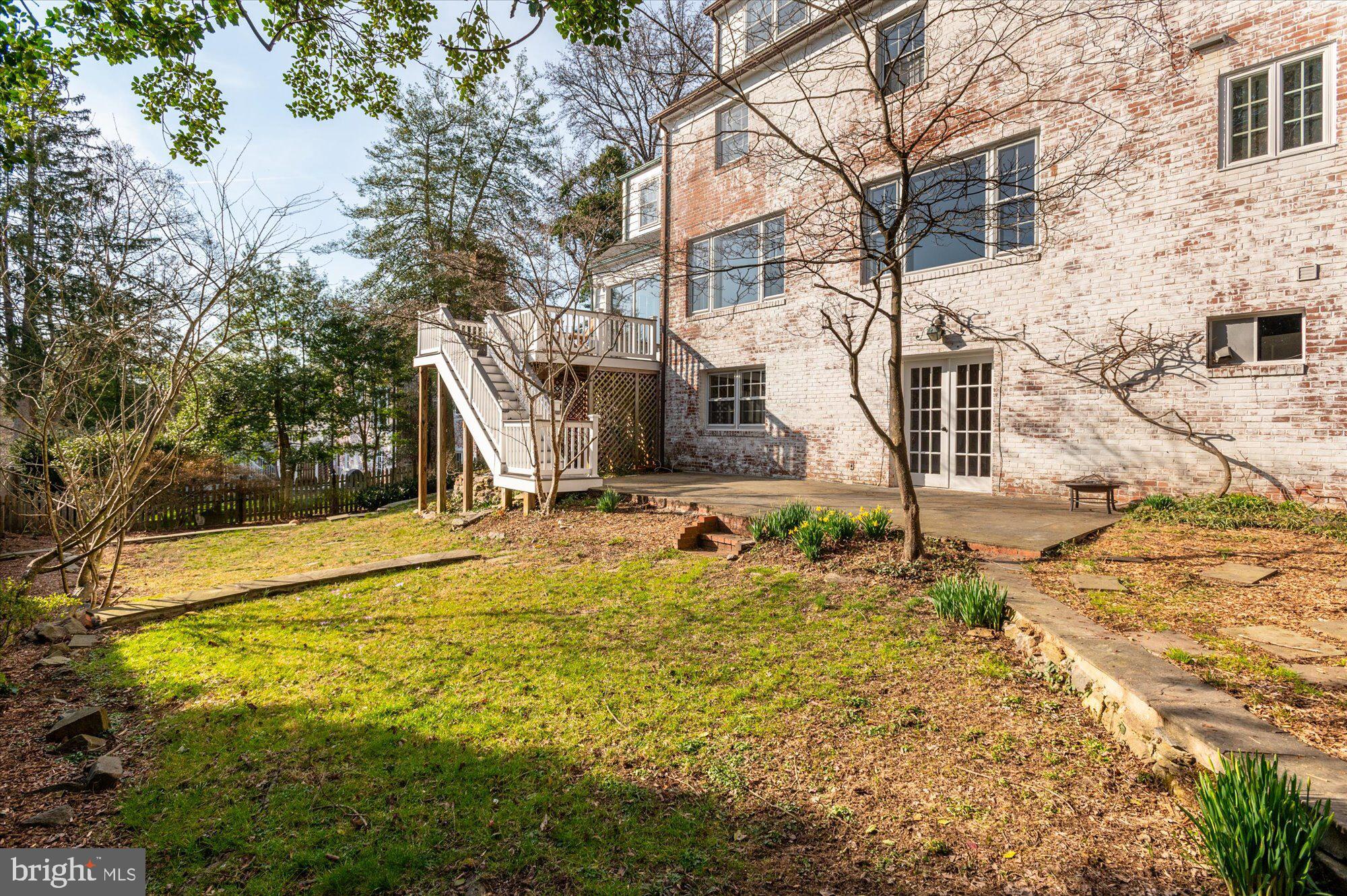 WESTMORELAND HILLS - Residential