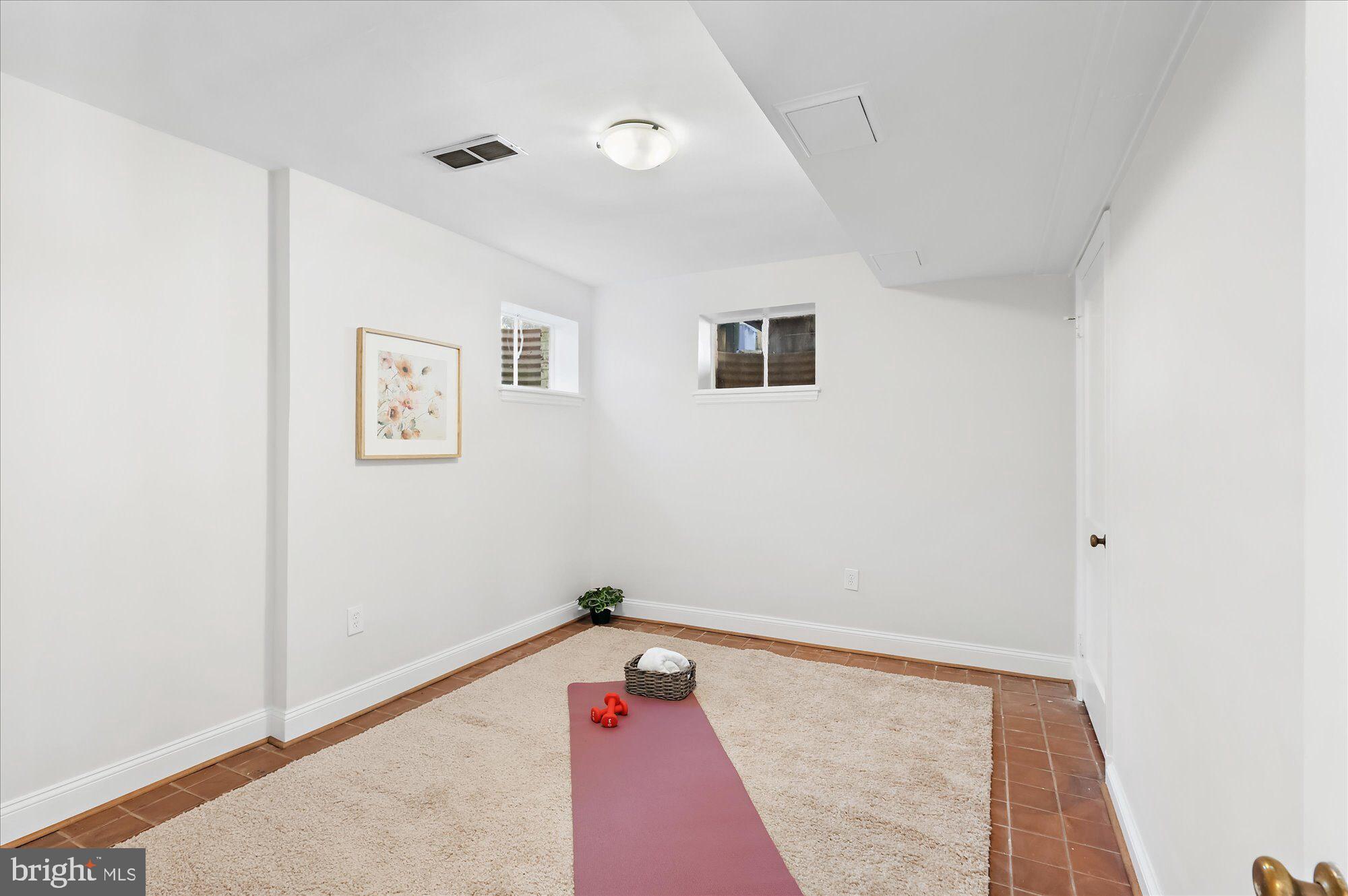 WESTMORELAND HILLS - Residential