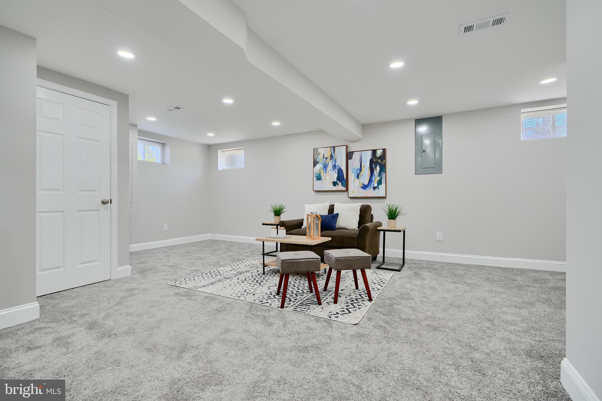 MOUNT WASHINGTON - Residential