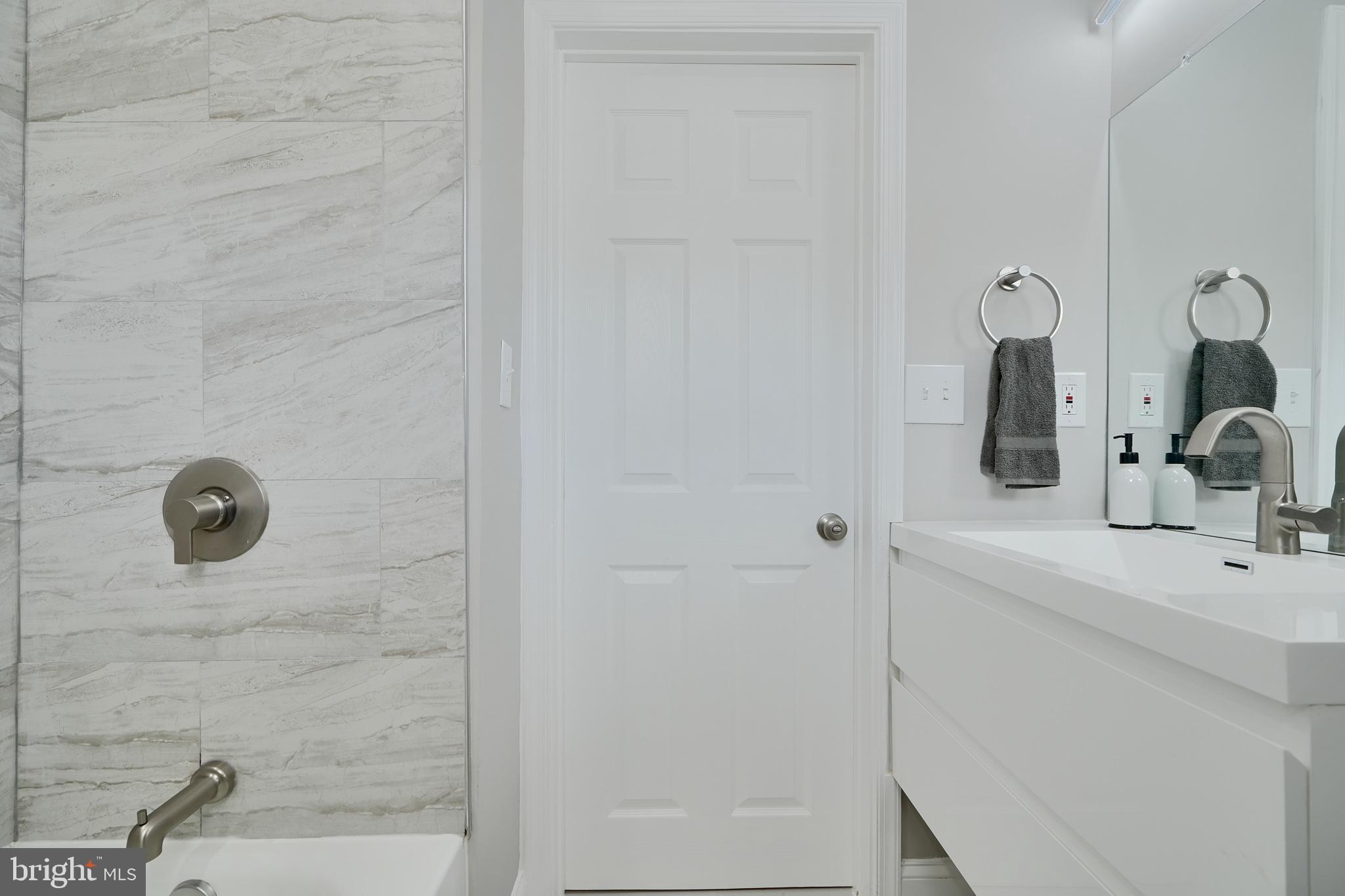 MOUNT WASHINGTON - Residential