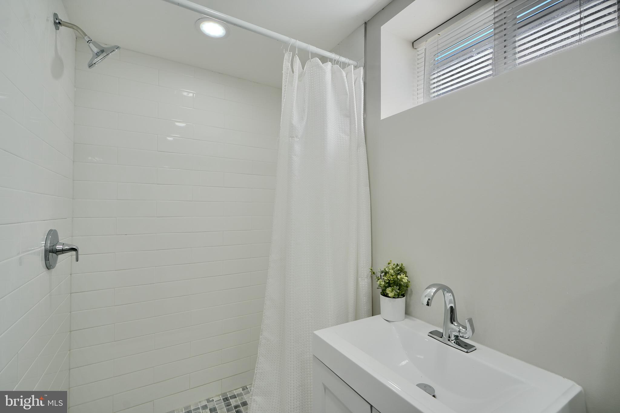 MOUNT WASHINGTON - Residential