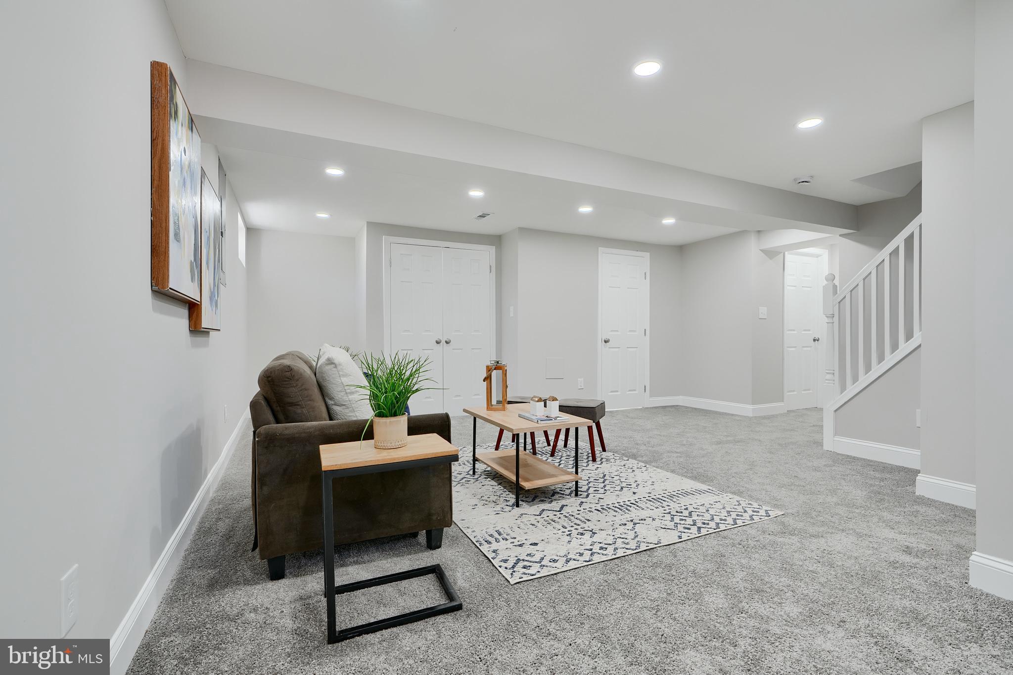 MOUNT WASHINGTON - Residential