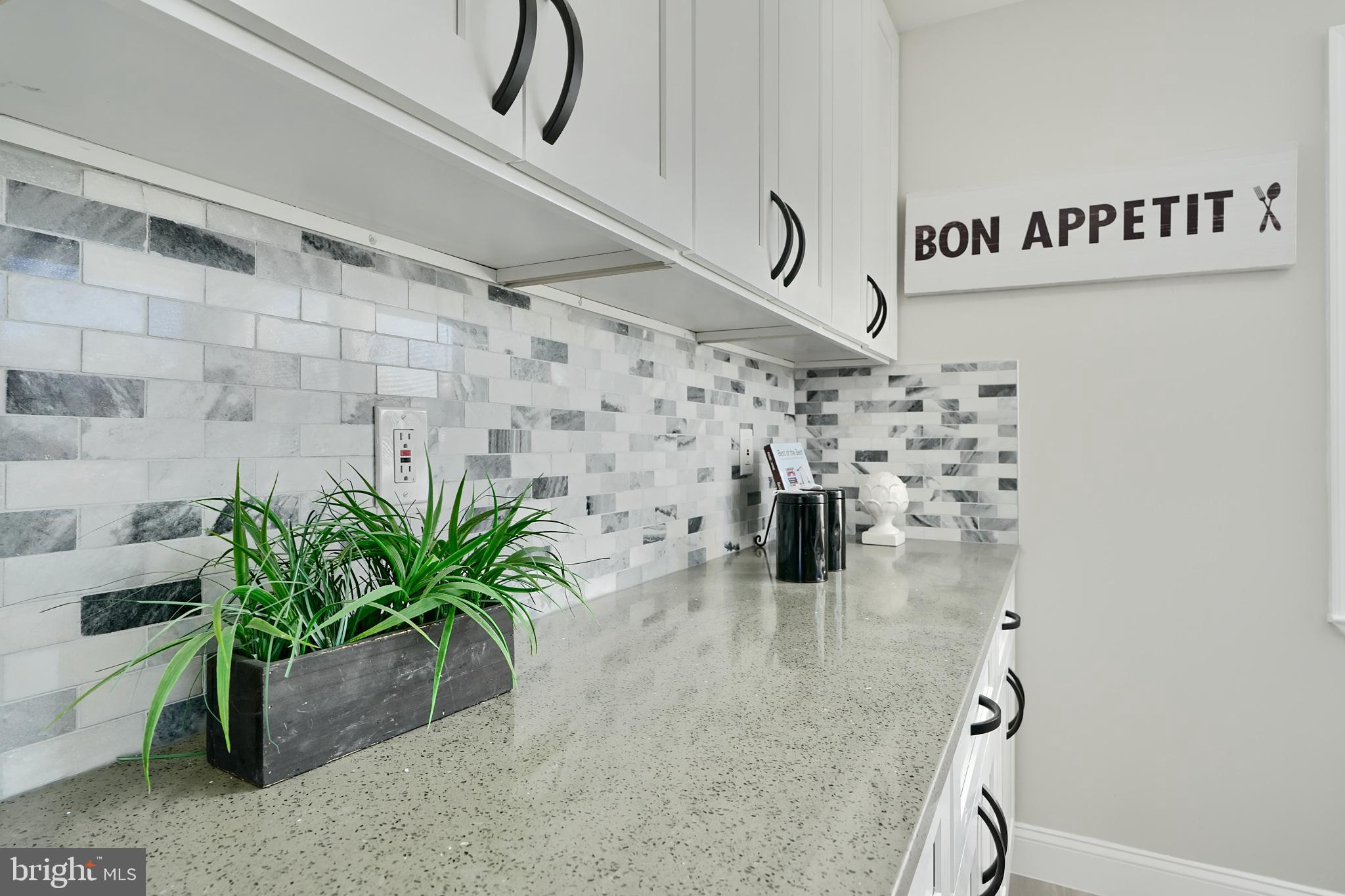 MOUNT WASHINGTON - Residential