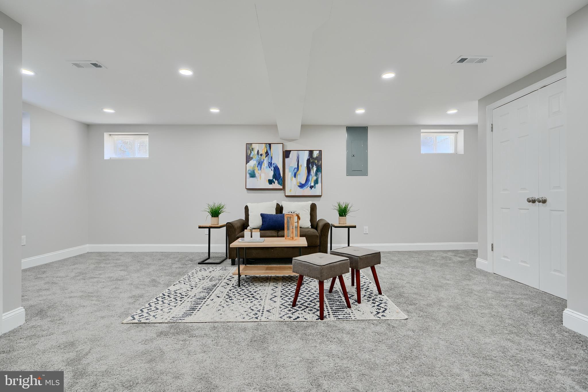 MOUNT WASHINGTON - Residential