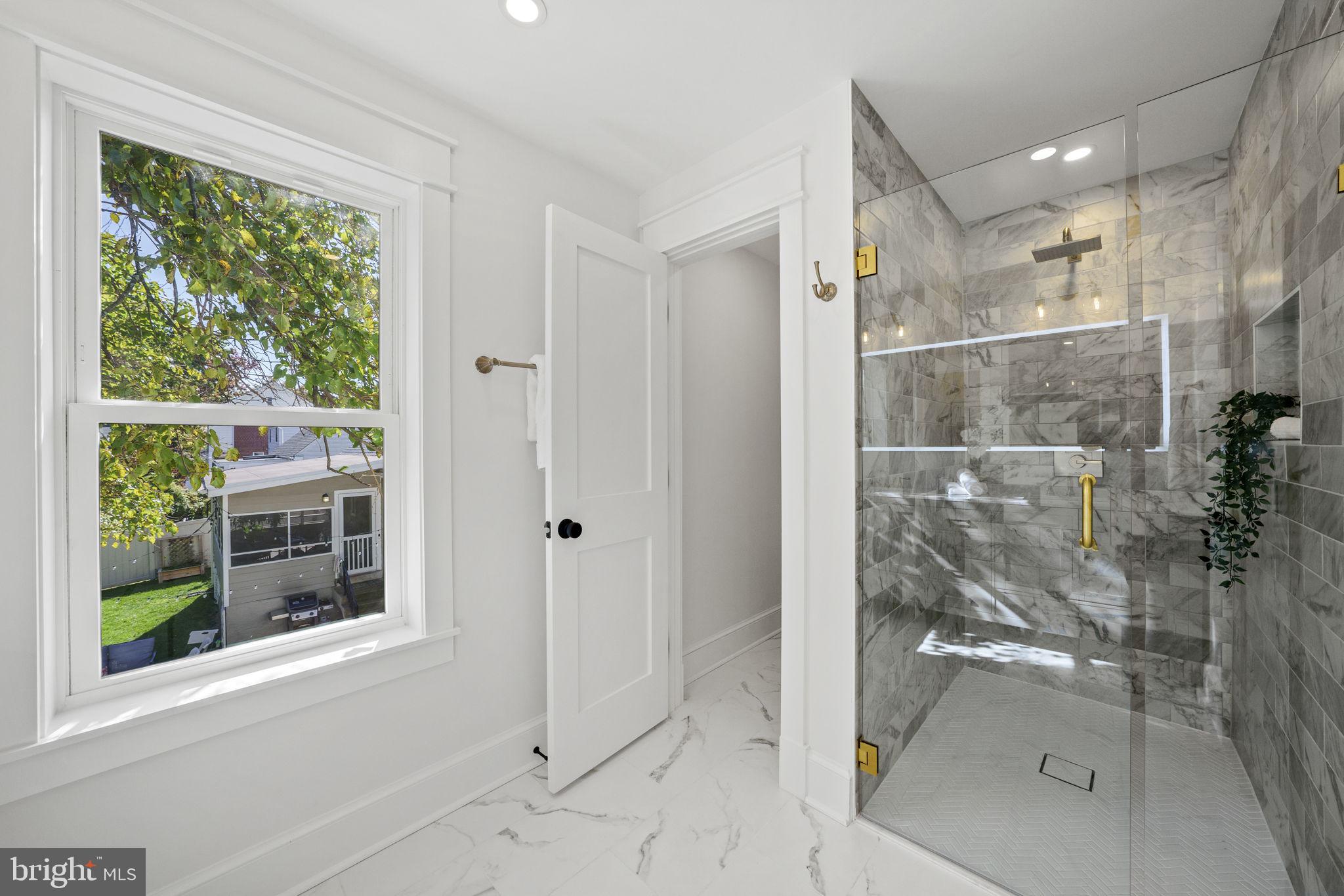 CLAREMONT - Residential