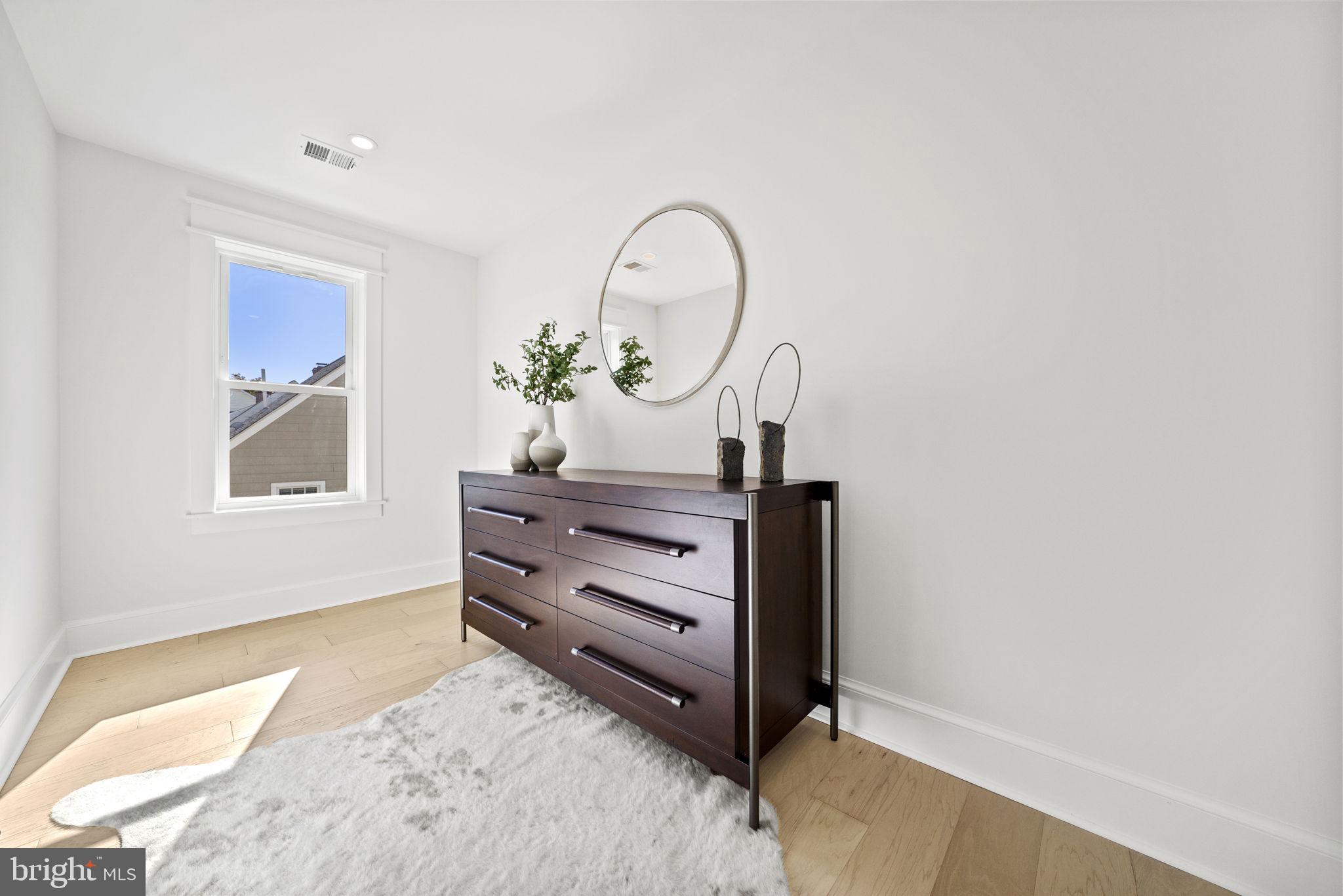 CLAREMONT - Residential