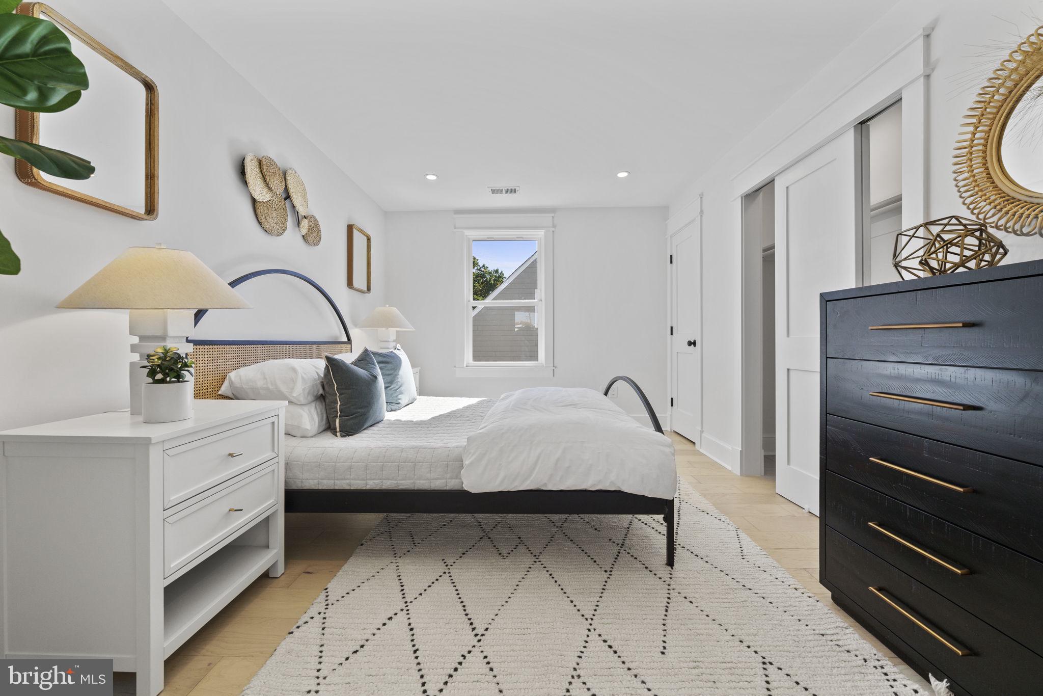 CLAREMONT - Residential