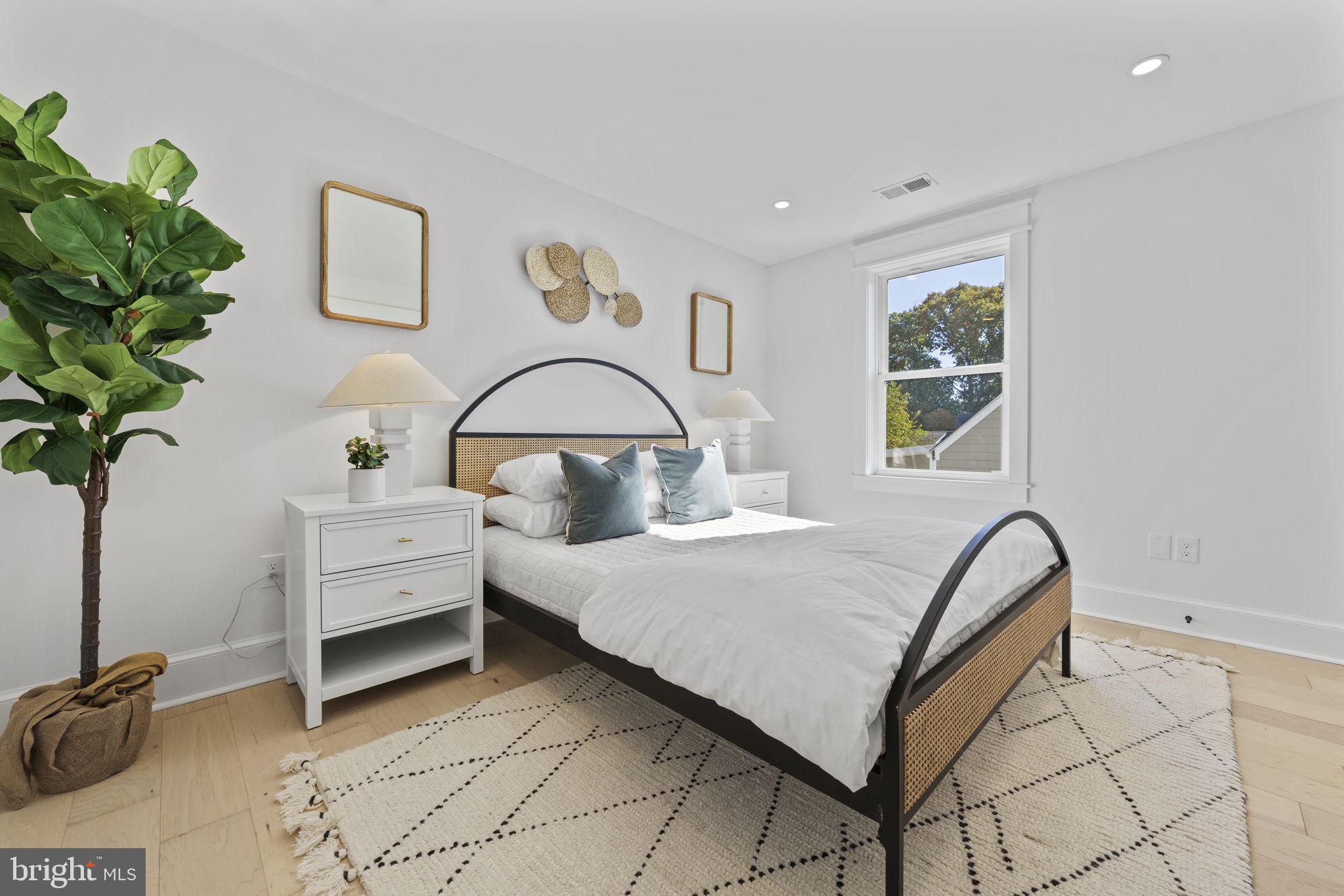 CLAREMONT - Residential