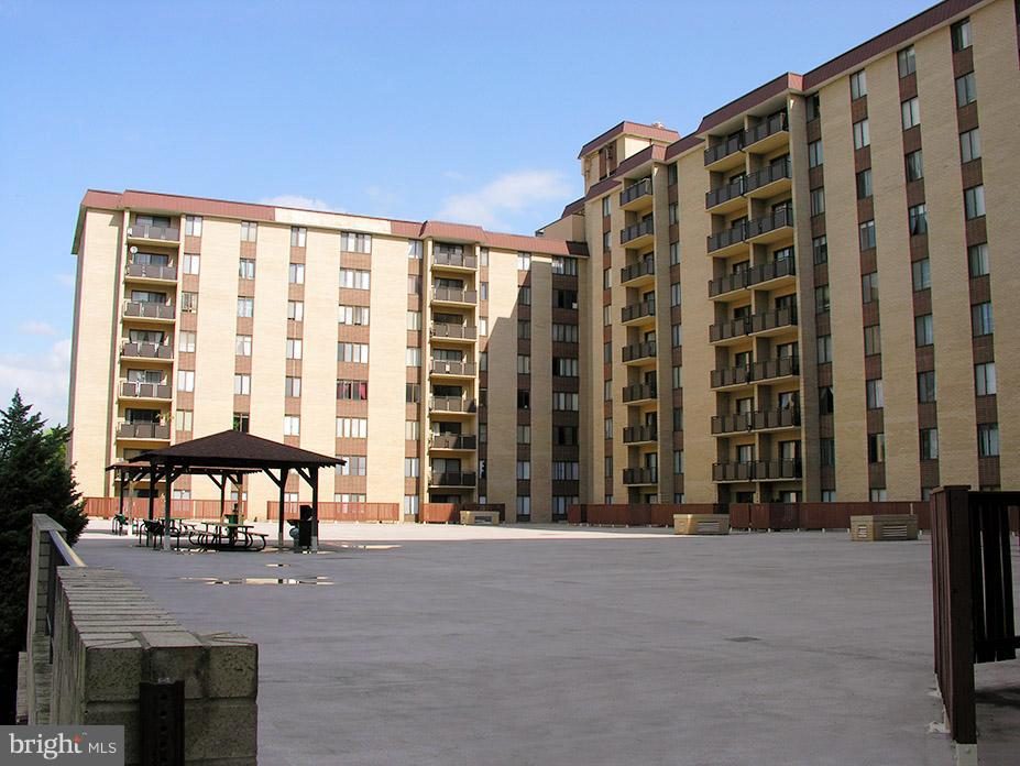 WOODLAKE TOWERS - Residential Lease