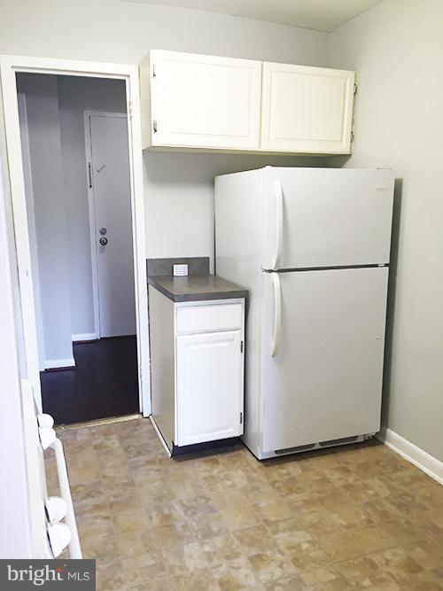 WOODLAKE TOWERS - Residential Lease