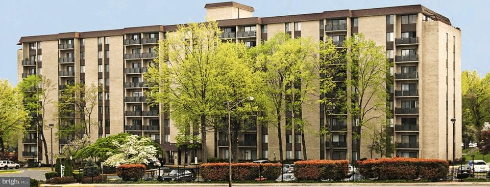 WOODLAKE TOWERS - Residential Lease