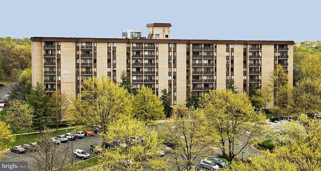 WOODLAKE TOWERS - Residential Lease