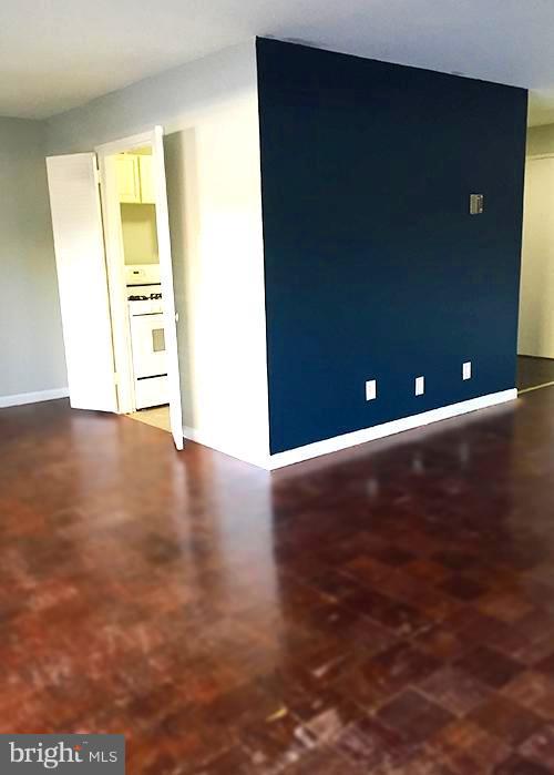 WOODLAKE TOWERS - Residential Lease