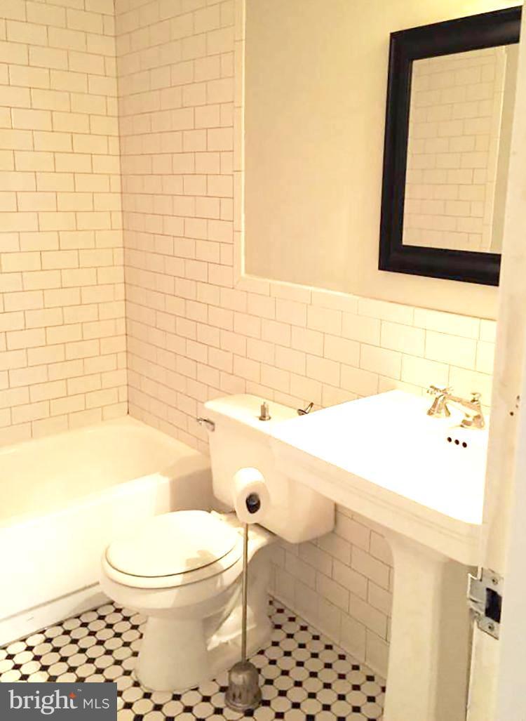 WOODLAKE TOWERS - Residential Lease