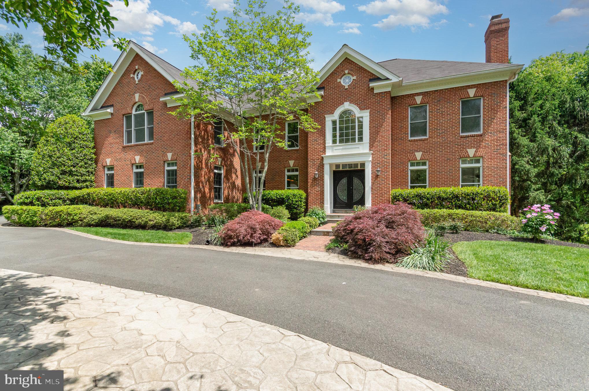 HUNTER'S CREST - Residential