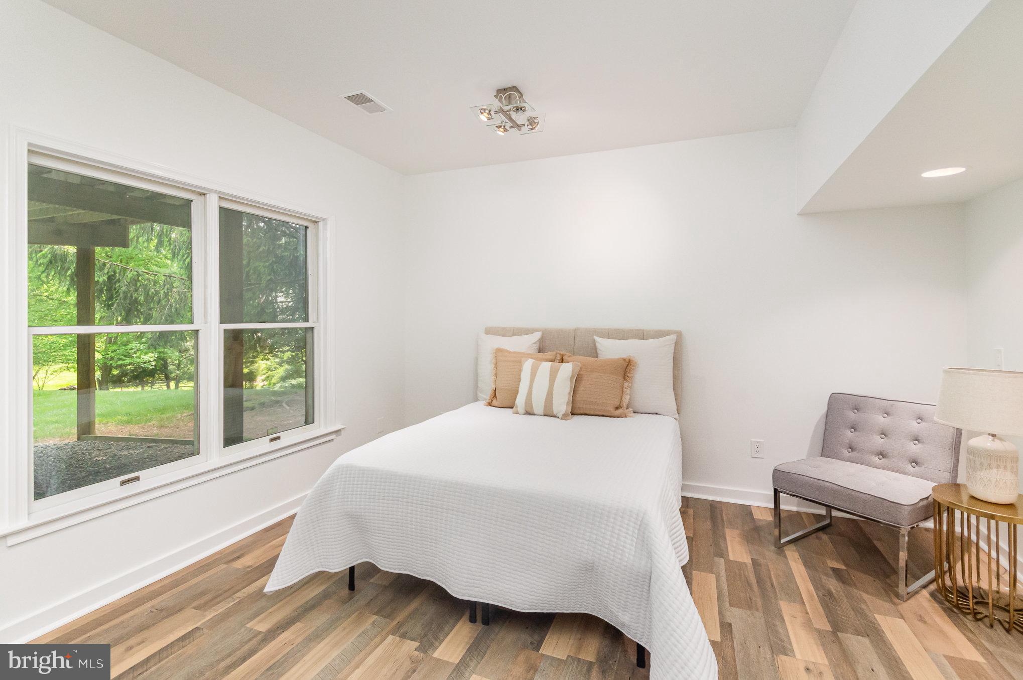 HUNTER'S CREST - Residential