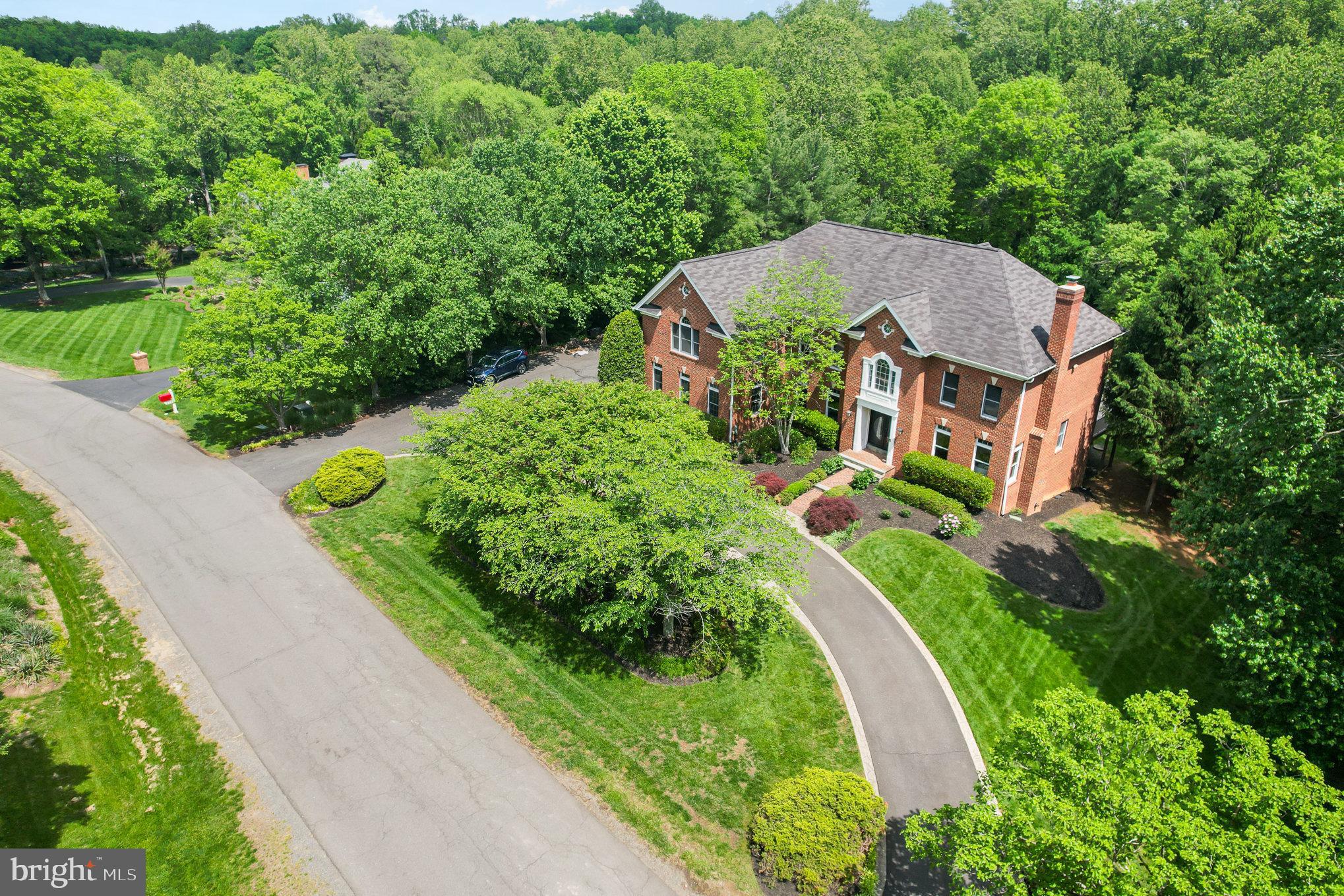 HUNTER'S CREST - Residential