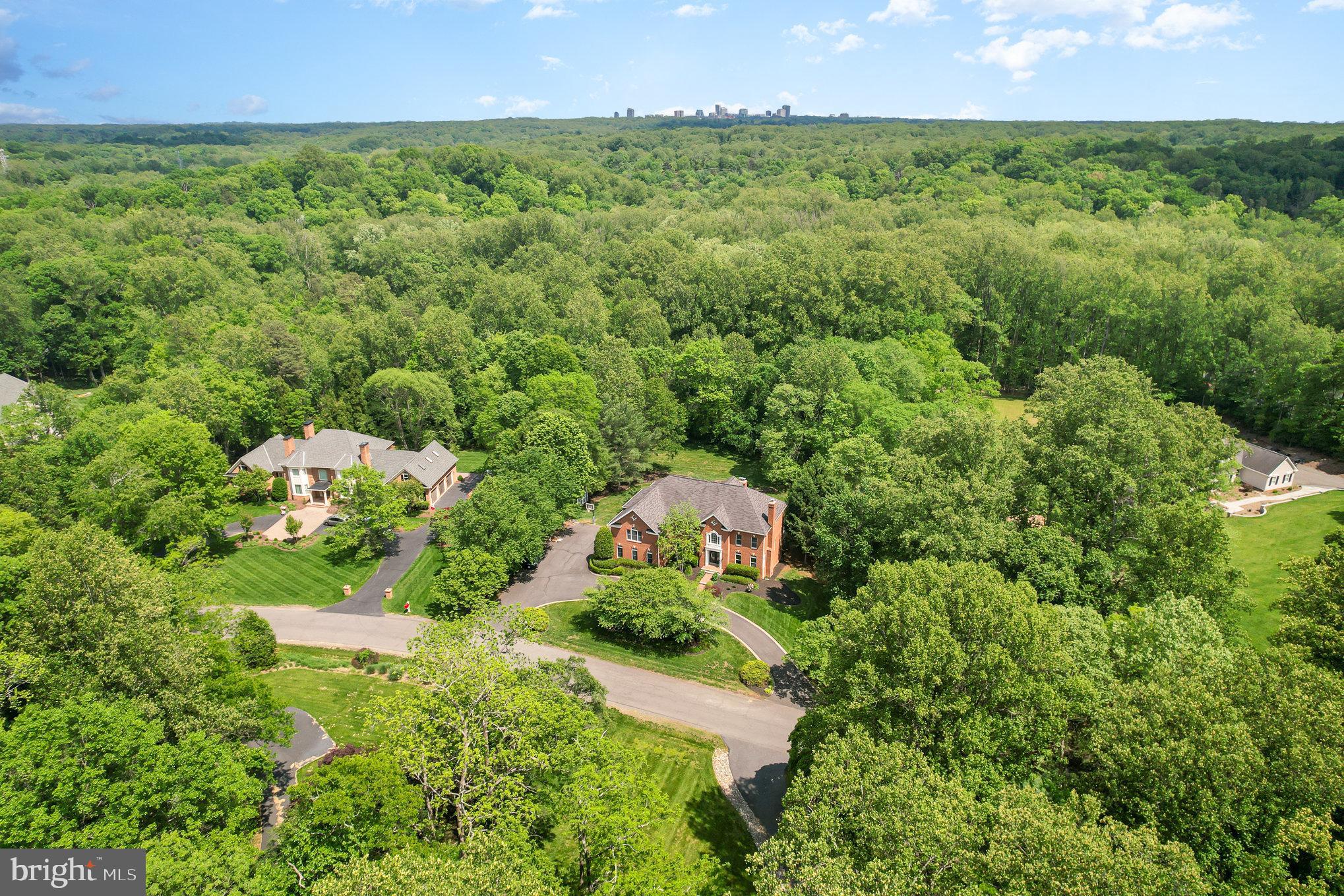 HUNTER'S CREST - Residential