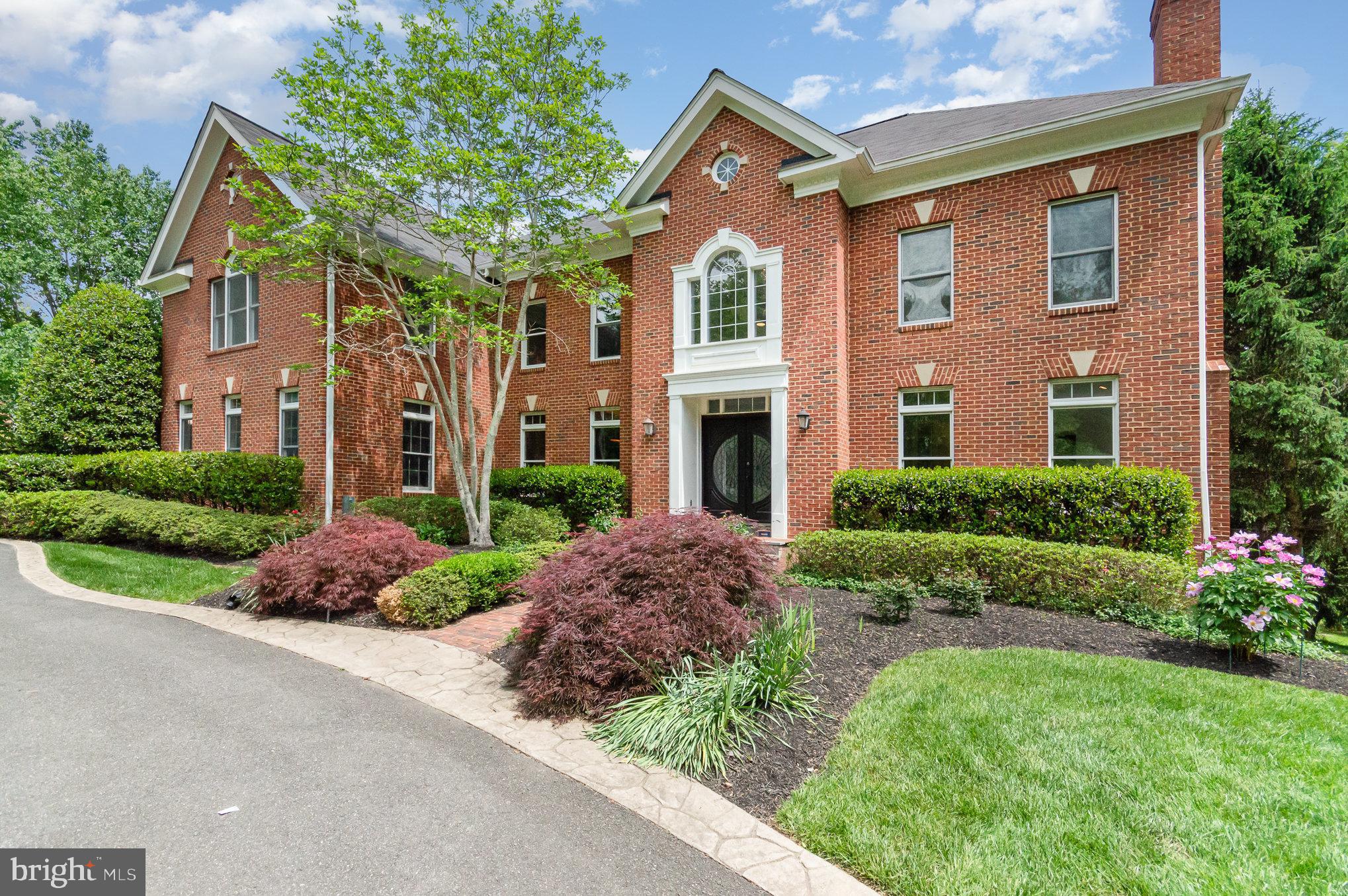 HUNTER'S CREST - Residential