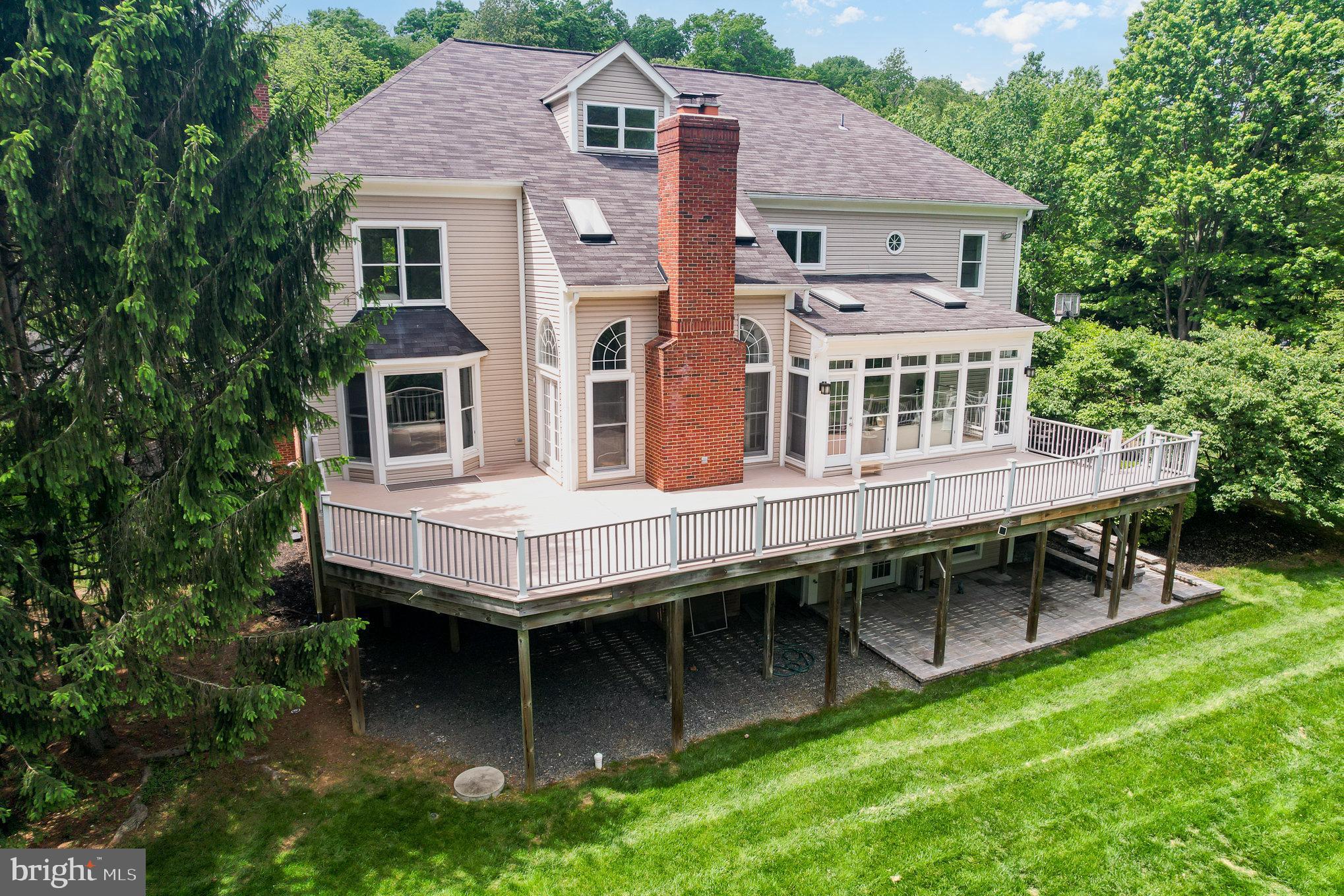 HUNTER'S CREST - Residential